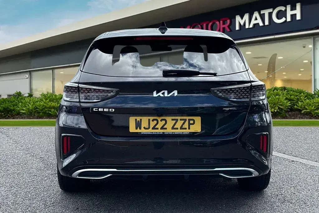 Usado Kia Ceed GT-Line 2022 Negro Utilitario