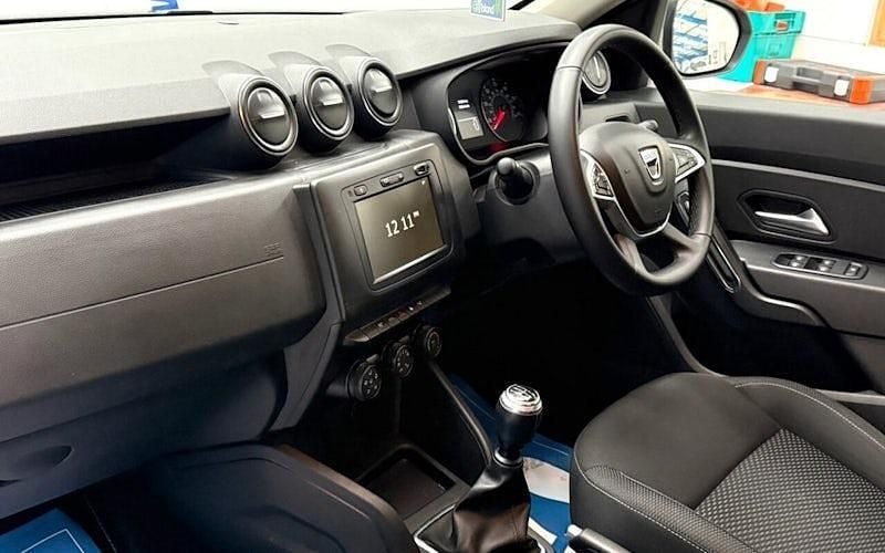 Used Dacia Duster Comfort 101 HP (74 kW) 2020 White SUV