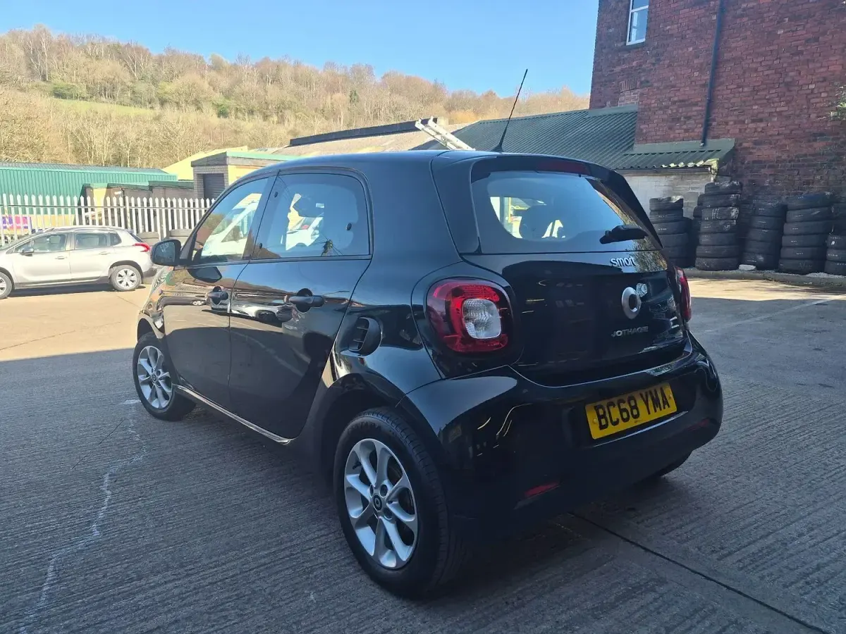 Used Smart ForFour Passion 2019 Black Hatchback