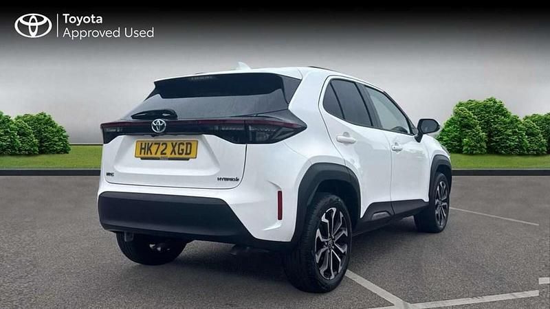 Used Toyota Yaris Cross Design 113 HP (83 kW) 2023 White SUV