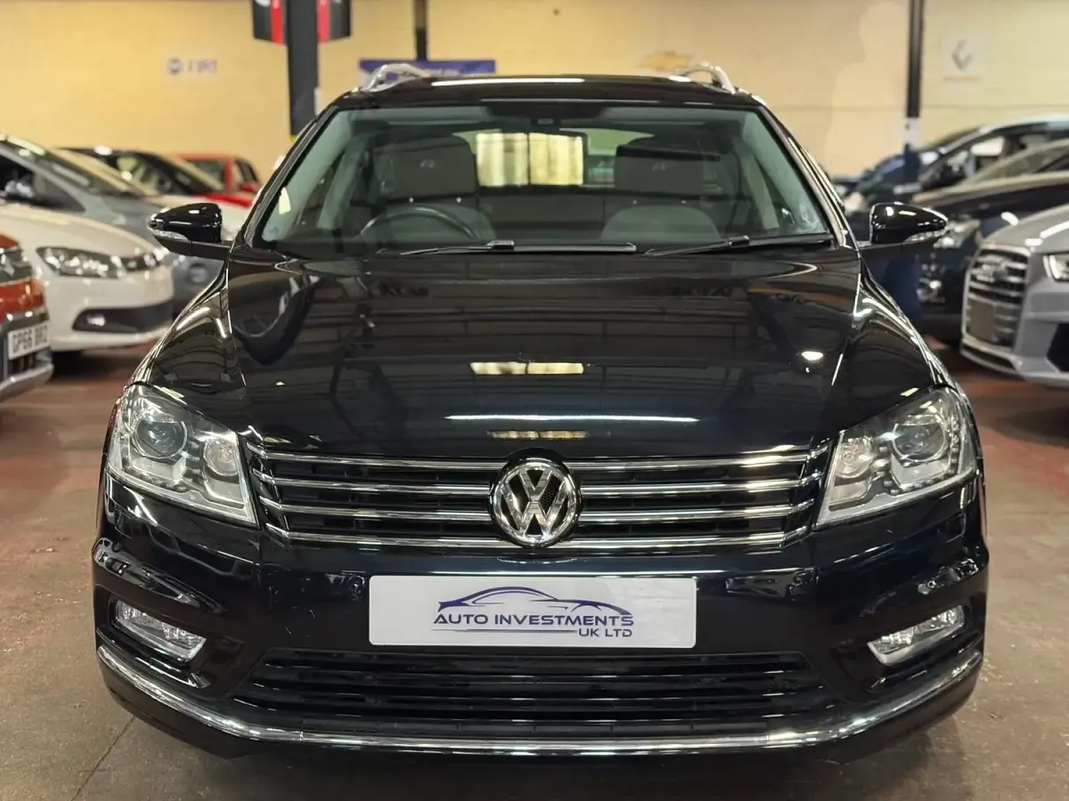Used VW Passat R-line 160 HP (117 kW) 2026 Black Estate