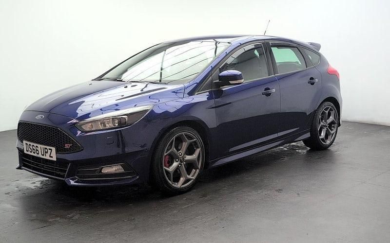 Used Ford Focus ST 185 HP (136 kW) 2016 Blue Hatchback