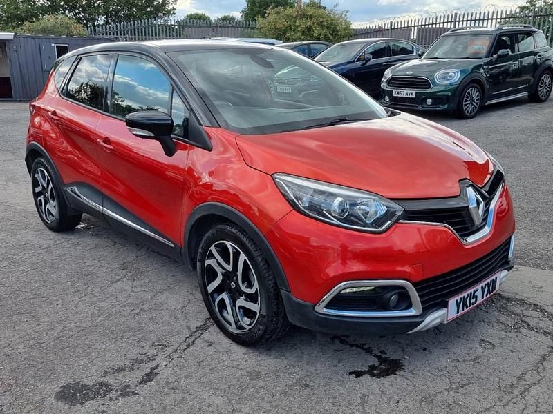Red/black Used 2015 Renault Captur Signature SUV | £5,495 (Fair price) - Image 1/4