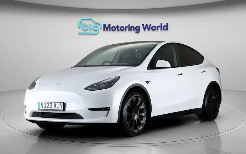 Used Tesla Model Y Long Range AWD 286 kW (389 HP) 2025 SUV