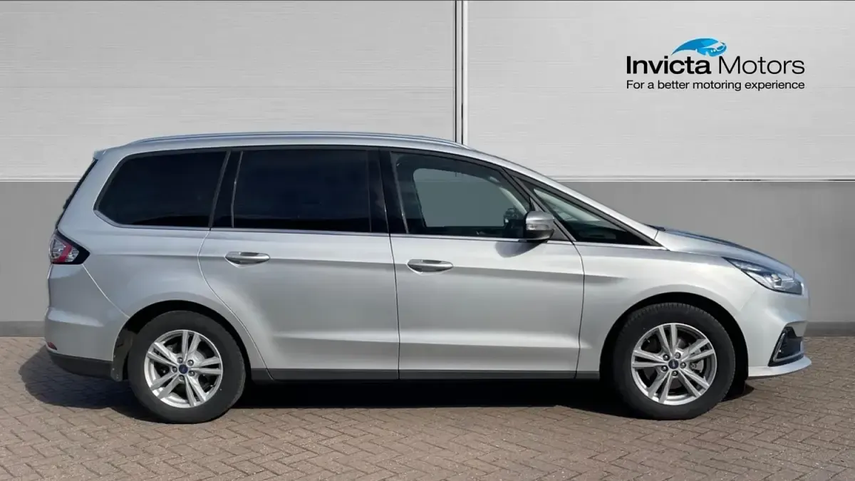 Usado Ford Galaxy Titanium 190 CV (139 kW) 2023 Plateado Monovolumen
