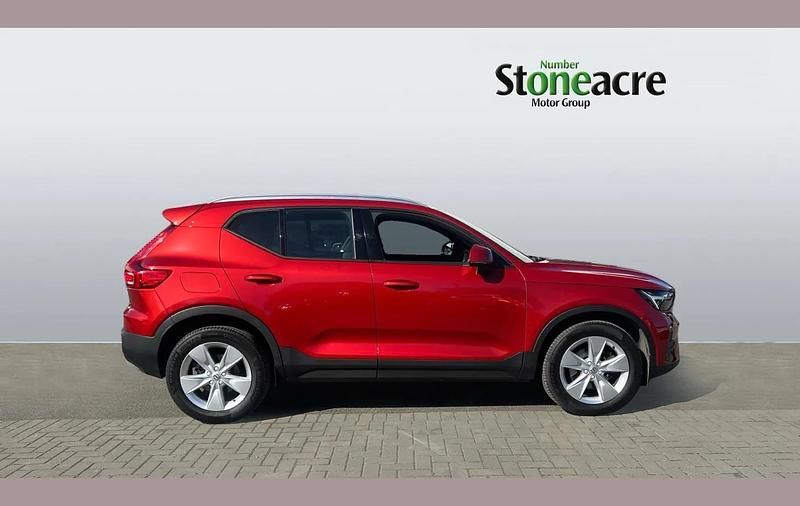Used Volvo XC40 Core 161 HP (118 kW) 2023 Red SUV