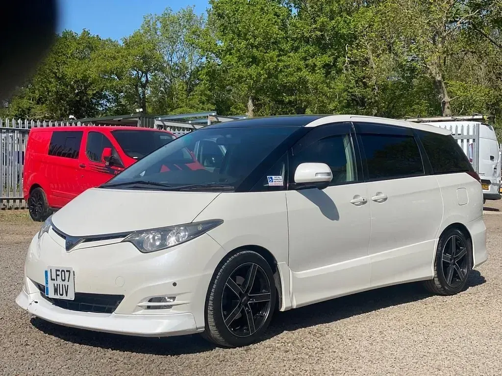 Begagnad Toyota Estima 2018 Vit Minibuss