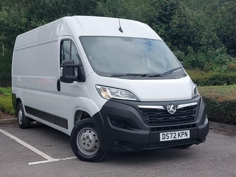 White Used 2022 Vauxhall Movano Van | £15,498 (Good price) - Image 1/4