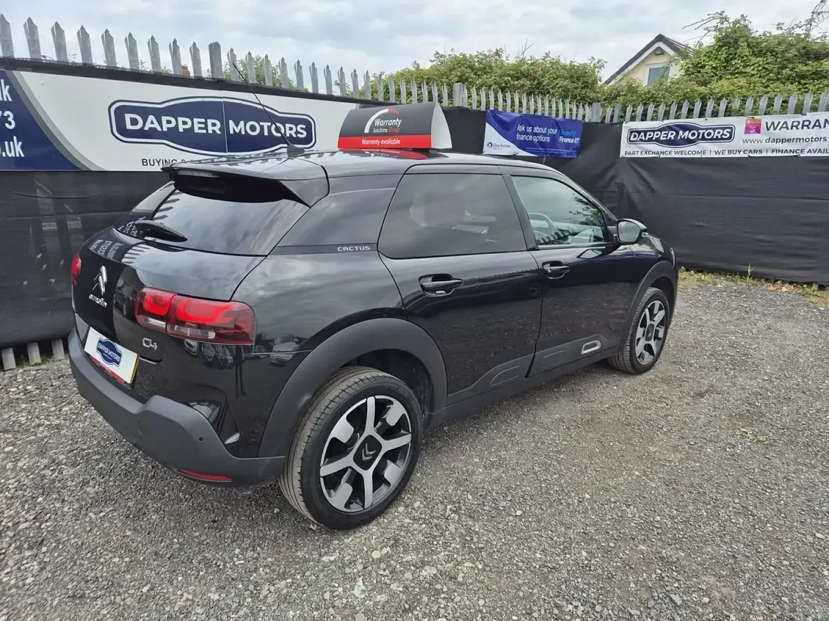 Używany Citroën C4 Cactus Flair 2019 Czarny Hatchback