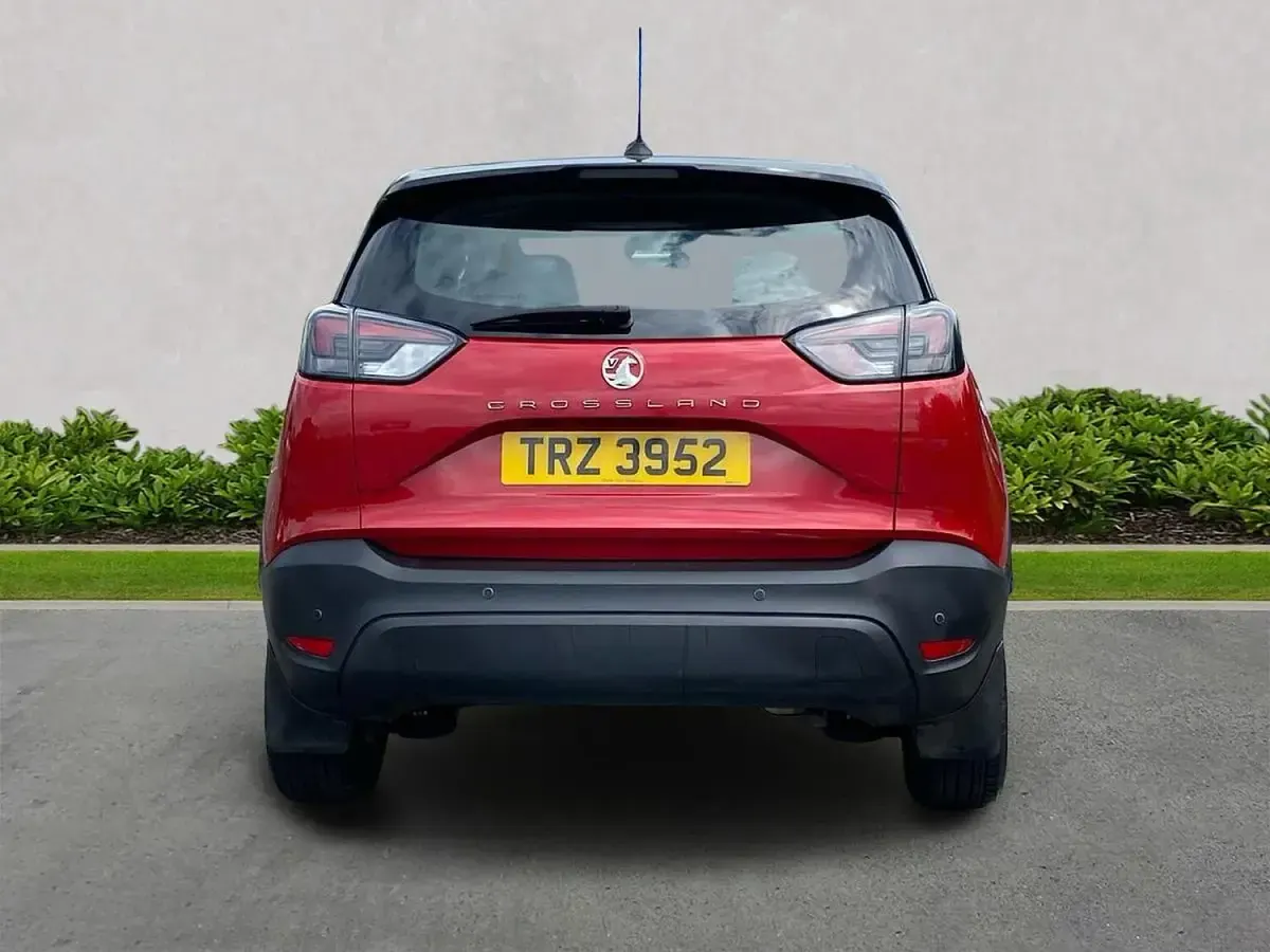 Used Vauxhall Crossland Edition 83 HP (61 kW) 2022 Red SUV