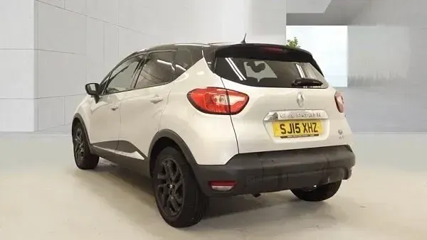 Begagnad Renault Captur Dynamique 90 HK (66 kW) 2015 Svart SUV