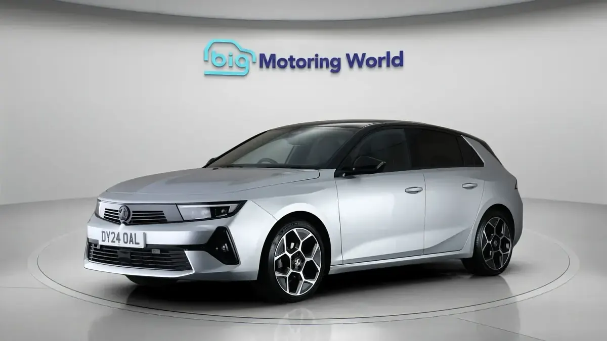 Used Vauxhall Astra Ultimate 129 HP (94 kW) 2024 Grey Hatchback