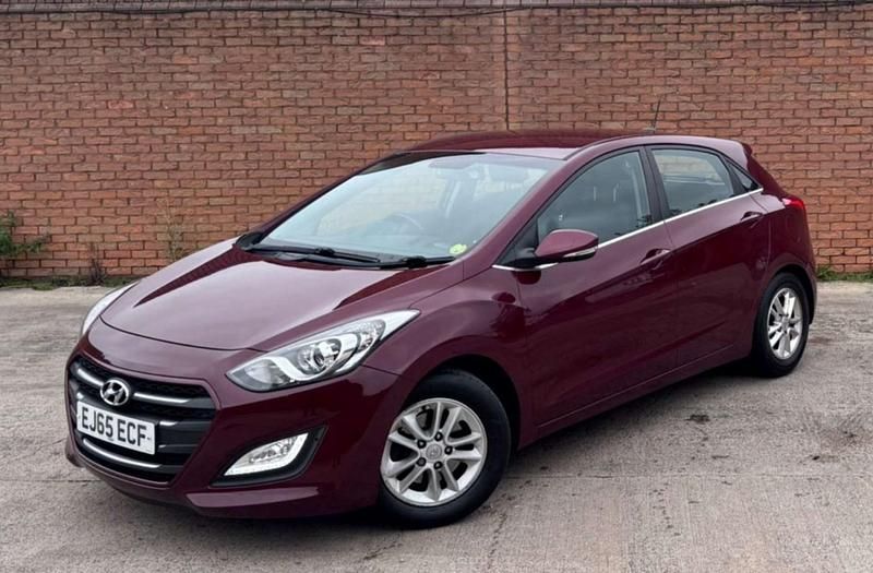 Used Hyundai i30 SE 2015 Red Hatchback