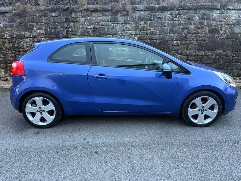 Used Kia Rio 107 HP (78 kW) 2012 Blue Hatchback
