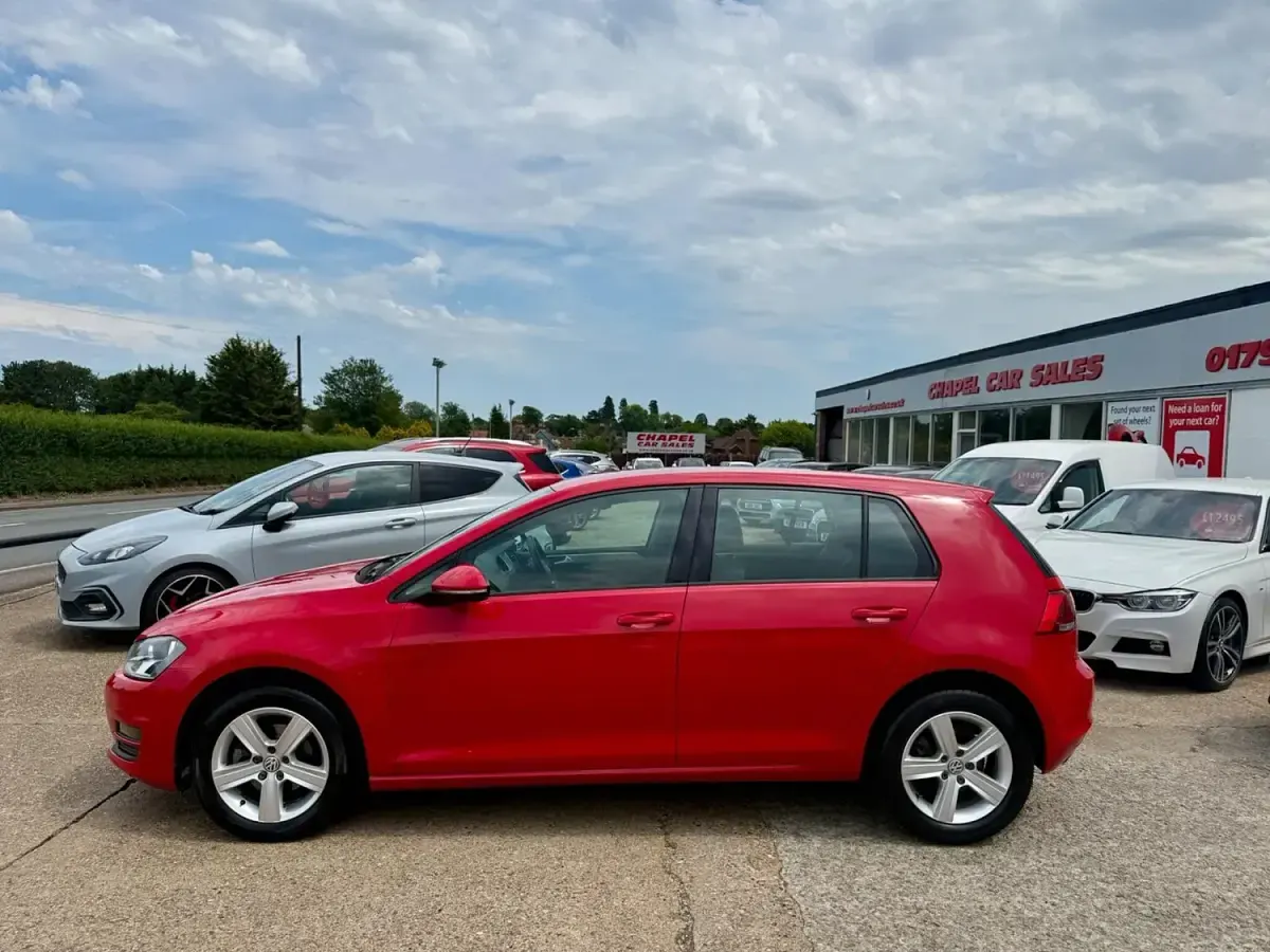 Used VW Golf VII Match 105 HP (77 kW) 2015 Red Hatchback