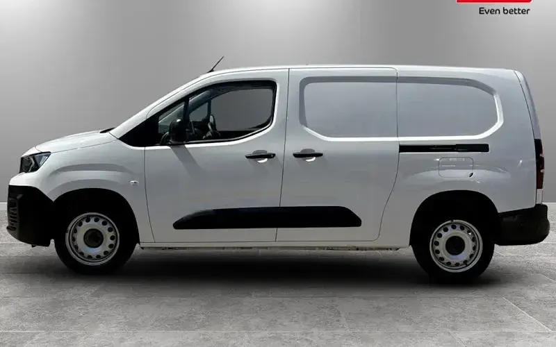 Used Peugeot Partner Premium 102 HP (75 kW) 2023 White MPV