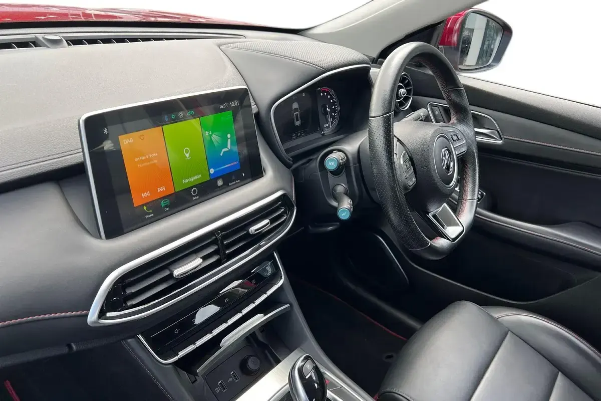 Used MG HS Excite 162 HP (119 kW) 2021 Farringdon red SUV