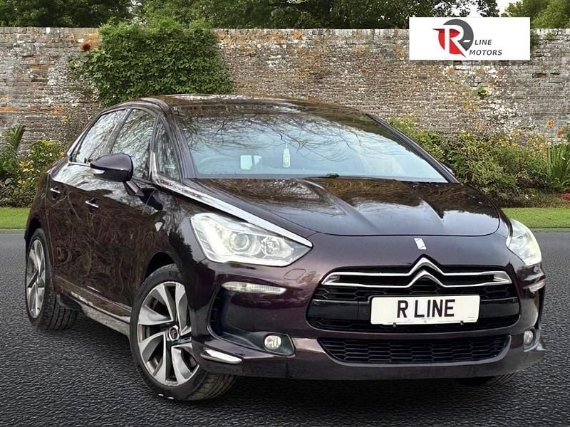 Used Citroën DS5 2015 Mauve/purple Hatchback