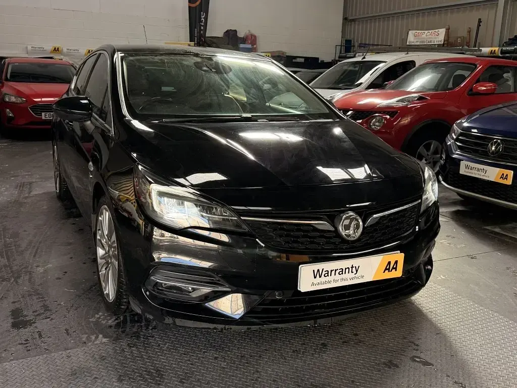 Second-hand Vauxhall Astra Edition 145 CP (106 kW) 2021 Negru Hatchback