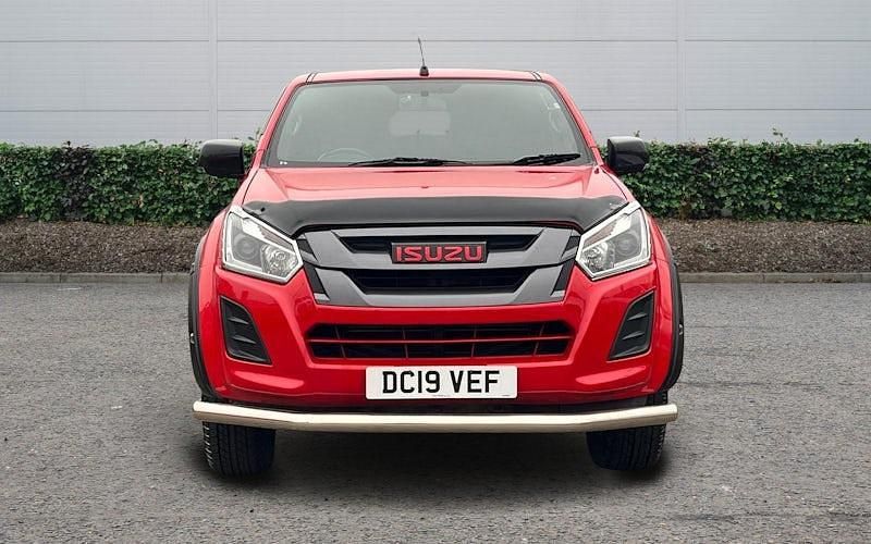 Used Isuzu D-Max 165 HP (121 kW) 2019 Cabriolet