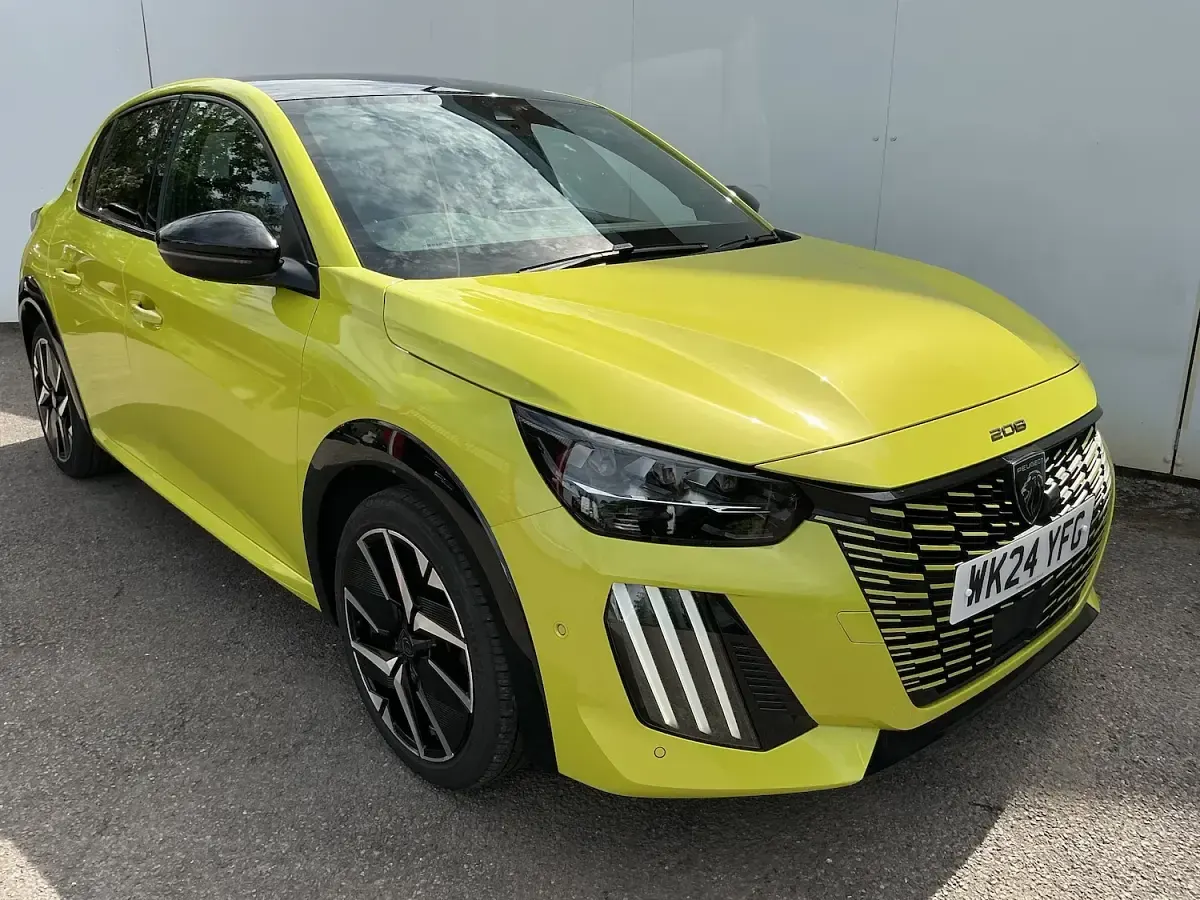 Used Peugeot 208 GT 100 HP (73 kW) 2024 Yellow Hatchback