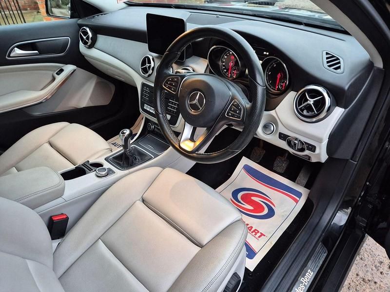 Used Mercedes GLA200 136 HP (100 kW) 2017 Black SUV