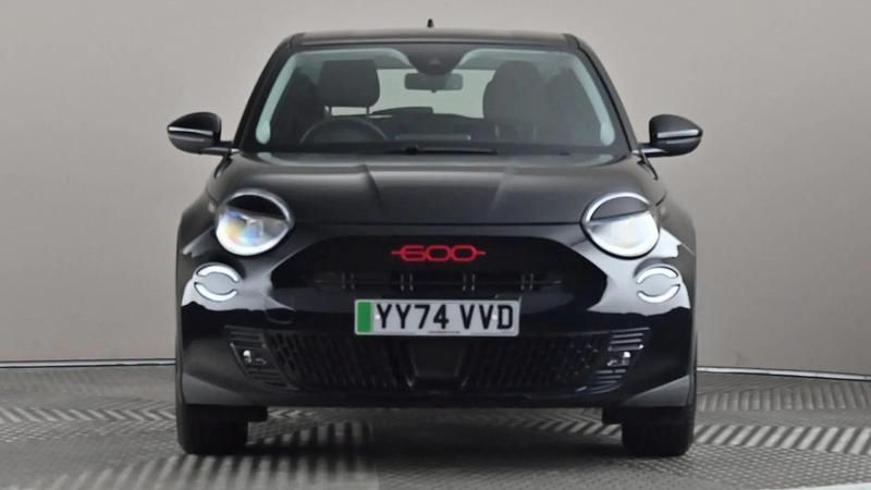 Used Fiat 600 Red 114 kW (156 HP) 2024 Black SUV