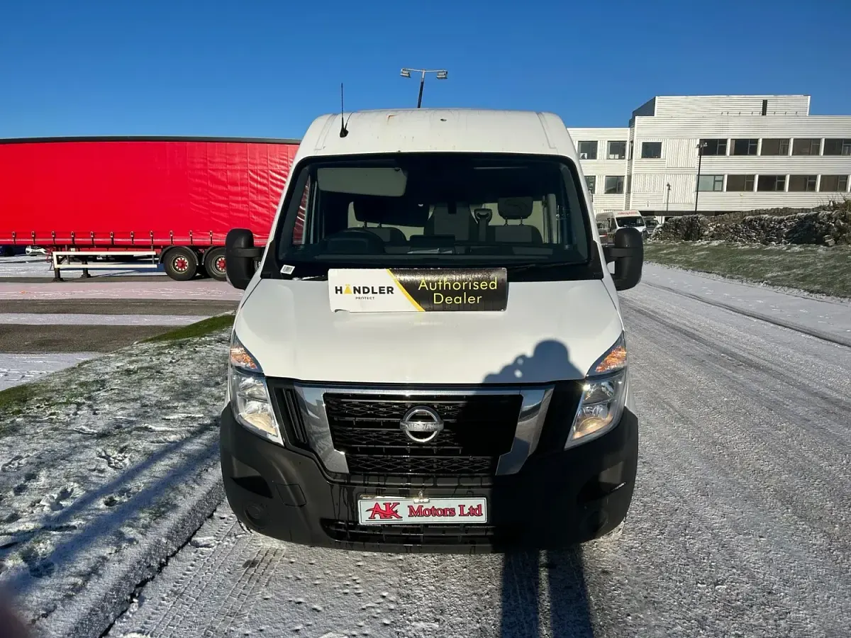 Used Nissan Interstar Acenta 135 HP (99 kW) 2022 White Van