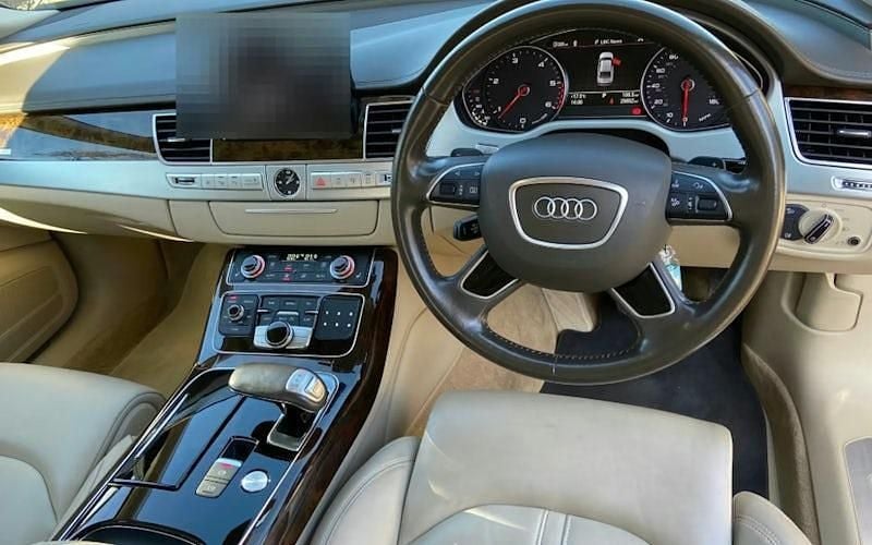 Used Audi A8 Comfort 262 HP (192 kW) 2016 Black Sedan