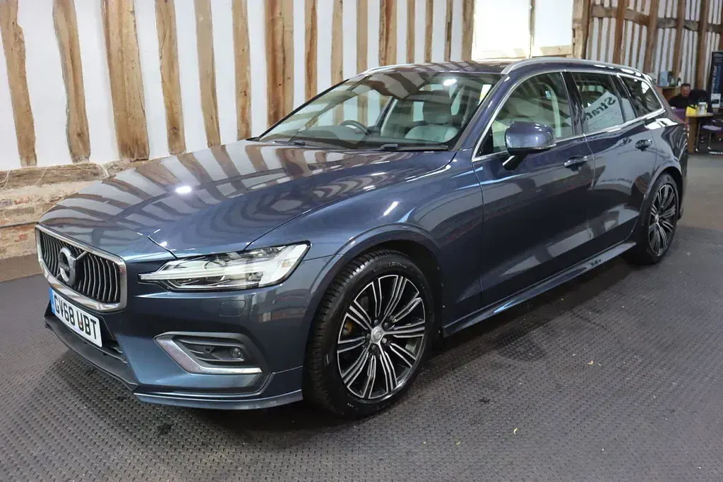 Used Volvo V60 Inscription 2018 Blue Estate
