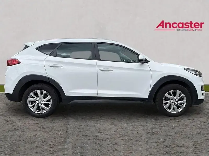 Used Hyundai Tucson SE 177 HP (130 kW) 2019 White SUV