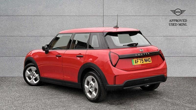 Używany Mini Cooper Hatch 113 kW (154 KM) 2025 Czerwony Hatchback