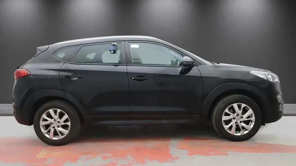 Used Hyundai Tucson SE 132 HP (97 kW) 2019 Black SUV