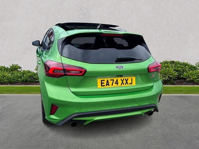 Used Ford Focus ST 280 HP (205 kW) 2024 Green Hatchback