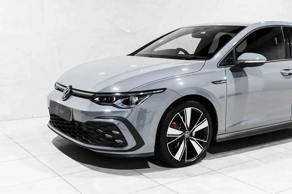 Używany VW Golf VIII GTD 200 KM (147 kW) 2022 Szary Hatchback