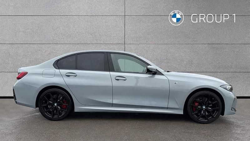 Usado BMW 320 M Sport 184 HP (135 kW) 2025 Cinzento Sedan