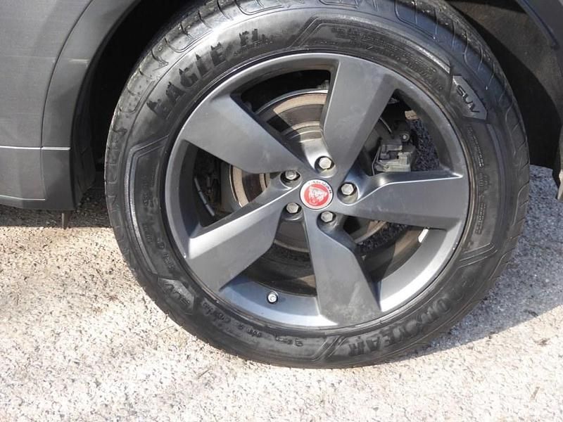 Usado Jaguar E-Pace Chequered Flag 200 HP (147 kW) 2020 Cinzento SUV