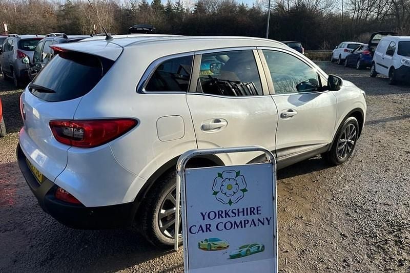 White Used 2016 Renault Kadjar Dynamique SUV | £4,995 (Fair price) - Image 1/1