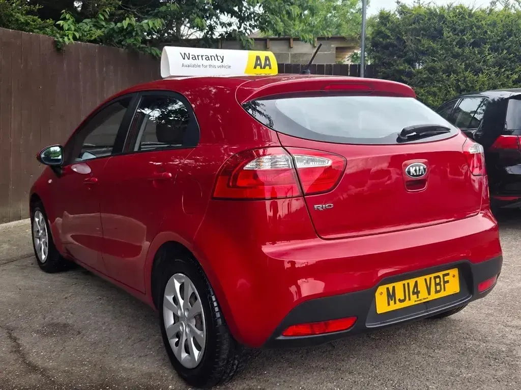 Used Kia Rio Air 2014 Red Hatchback