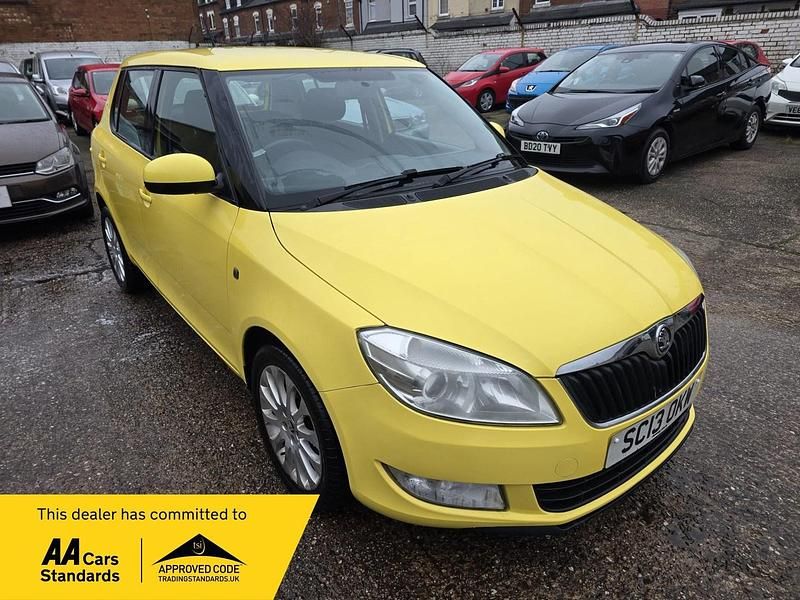 Used Skoda Fabia Elegance 105 HP (77 kW) 2013 Yellow Hatchback