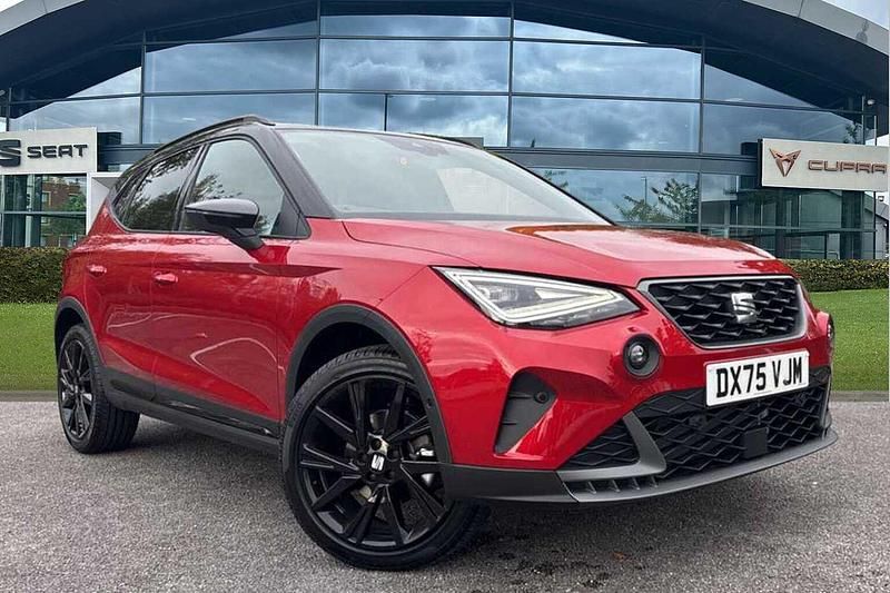 New 2025 Seat Arona Black Edition SUV | £23,495 (Expensive) - Image 1/4
