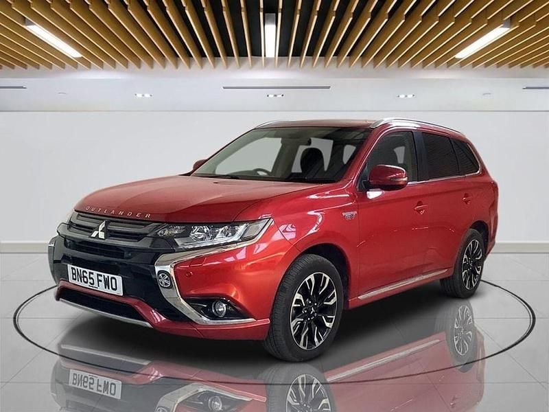 Used Mitsubishi Outlander P-HEV 200 HP (147 kW) 2015 Red SUV