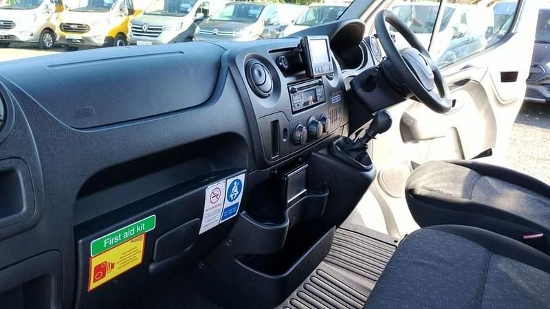 Used Vauxhall Movano 2019 White MPV