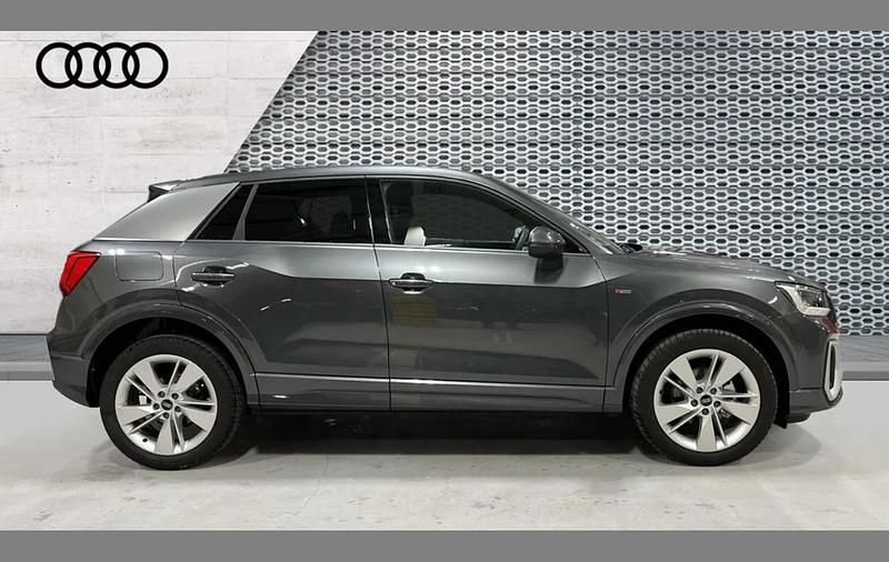Usado Audi Q2 S-Line 147 CV (108 kW) 2026 Gris SUV