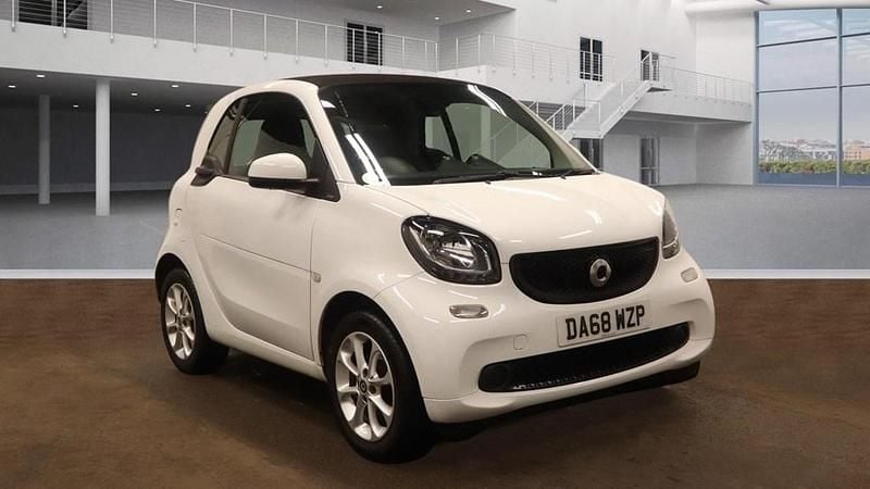Used Smart ForTwo Coupé Passion 71 HP (52 kW) 2018 White Coupe