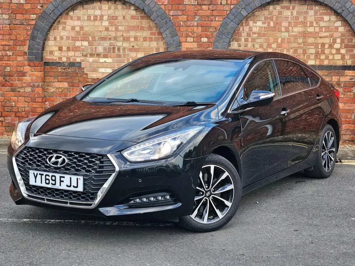 Used Hyundai i40 SE 134 HP (98 kW) 2019 Black Estate