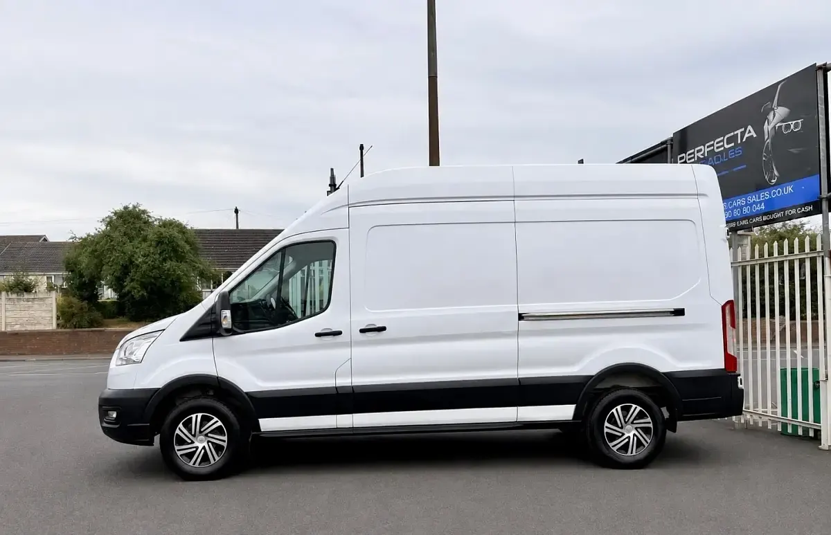 Used Ford Transit Trend 130 HP (95 kW) 2020 White Van