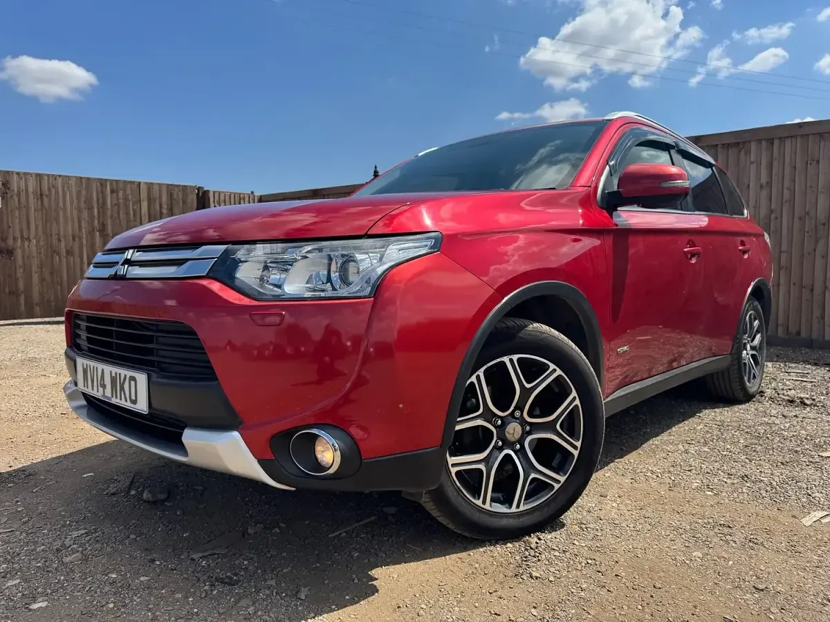 Used Mitsubishi Outlander 2014 Red SUV