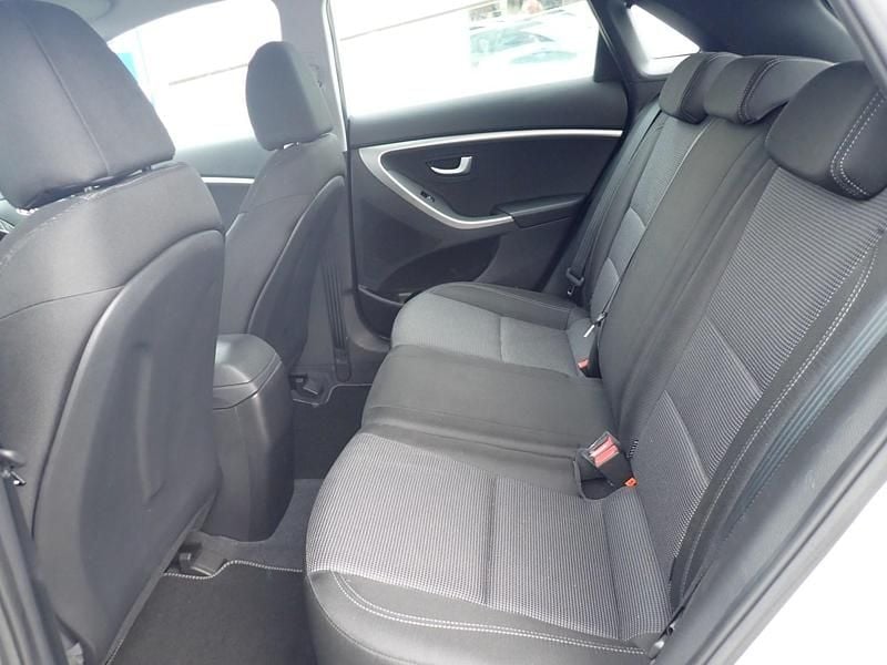 Used Hyundai i30 Active 110 HP (80 kW) 2014 Silver Hatchback