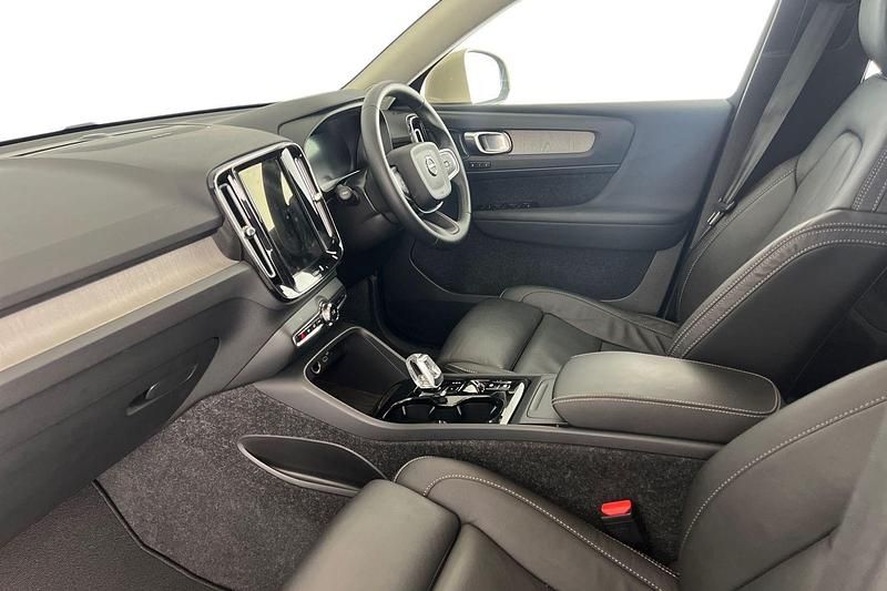 Used Volvo XC40 Ultra 2025 Gold SUV